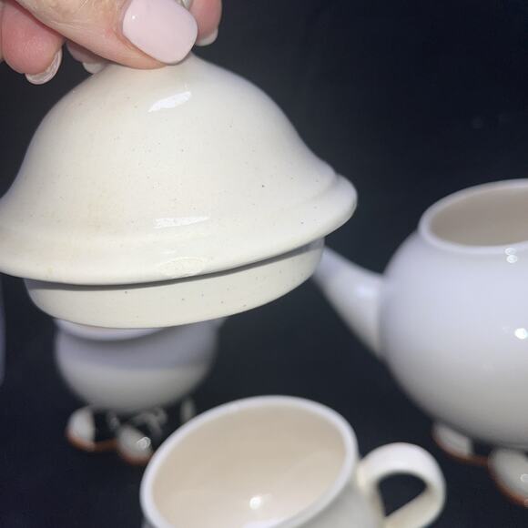 CARE INC 1976 HAND MADE CERAMIC WALKING SNEAKER TEAPOT 3 CUPS- Lid Has Cracks - Picture 8 of 13